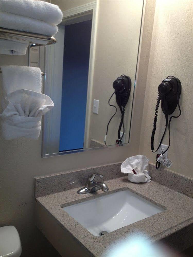 Executive Inn Snyder מראה חיצוני תמונה